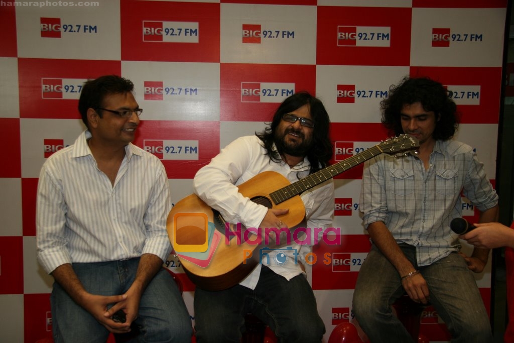 Imtiaz Ali, Pritam Chakraborty promote Love Aaj Kal on Big FM in Andheri, Mumbai on 17th July 2009 