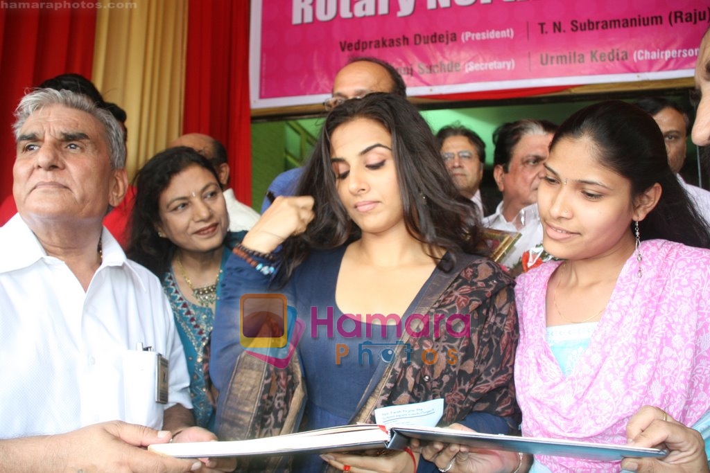 Vidya Balan inaugurates Rotary Club of  North End Bazaar in Tulip Star, Mumbai on 17th July 2009 