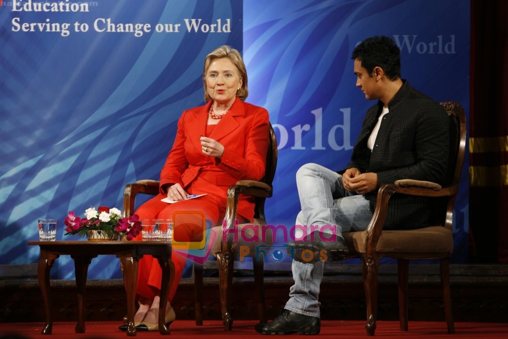 Aamir Khan meets Hillary Clinton in Xaviers College, Mumbai on 18th July 2009 