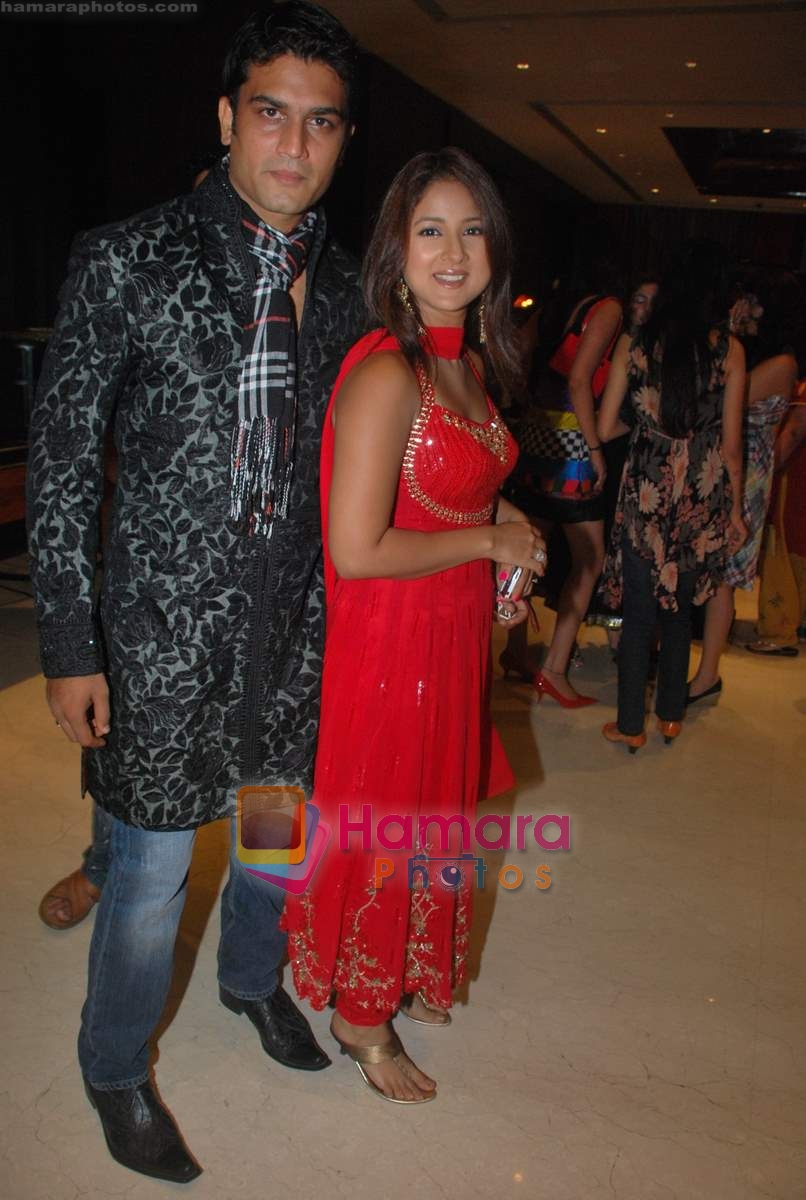 Sharad and Keerti Kelkar at BETI Fashion show by Anu and Sashi Ranjan on 26th July 2009 