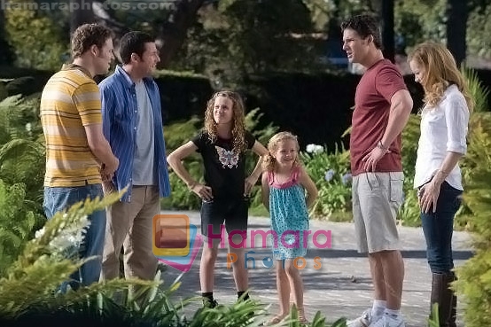 Adam Sandler, Judd Apatow, Eric Bana, Seth Rogen, Maude Apatow, Iris Apatow in still from the movie Funny People