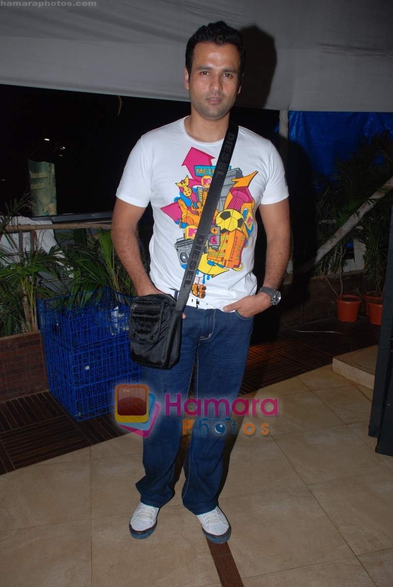 Rohit Roy at the First look launch of Accident On Hill Road in Bandra on 27th July 2009 