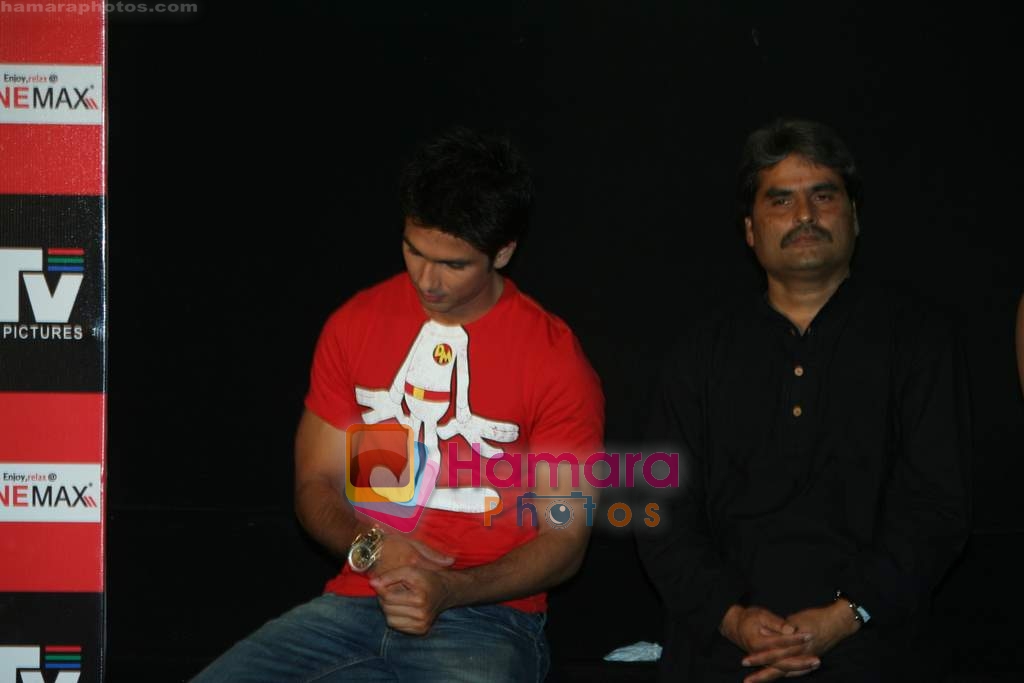 Shahid Kapoor, Vishal Bharadwaj at Kaminey press meet in Cinemax on 6th Aug 2009 