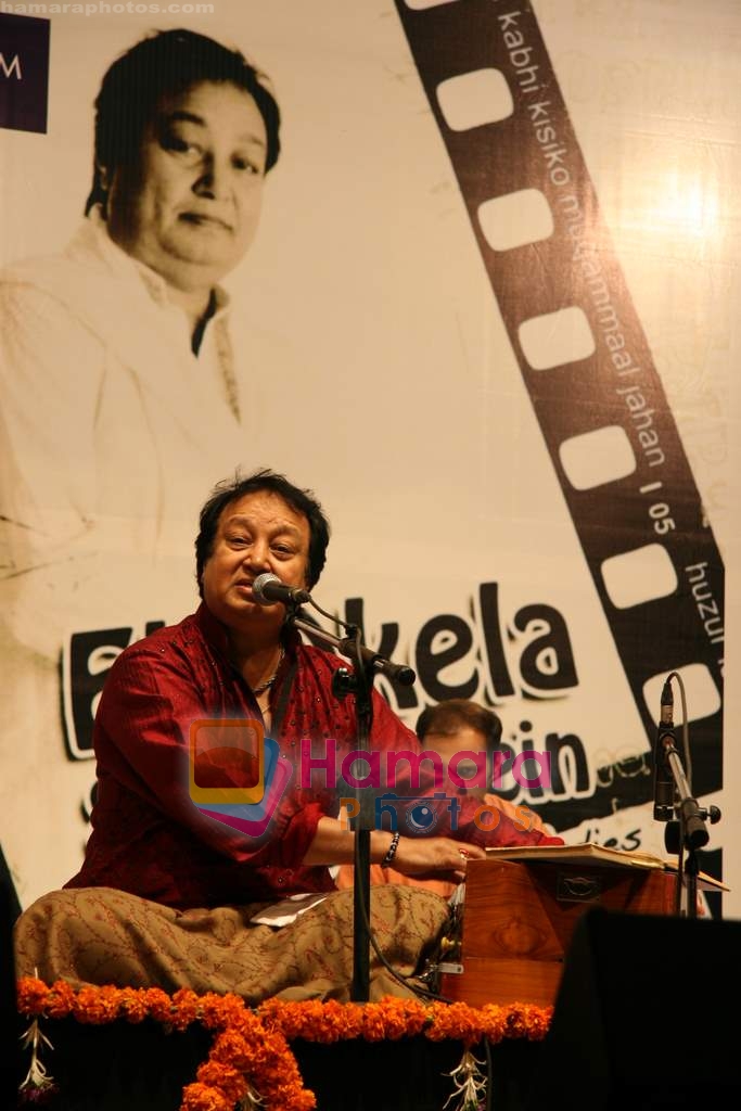 Bhupinder Singh at the Launch of Mitali and Bhupinder's album Ek Akela Shaher Mein in Nehru Centre on 11th Aug 2009 