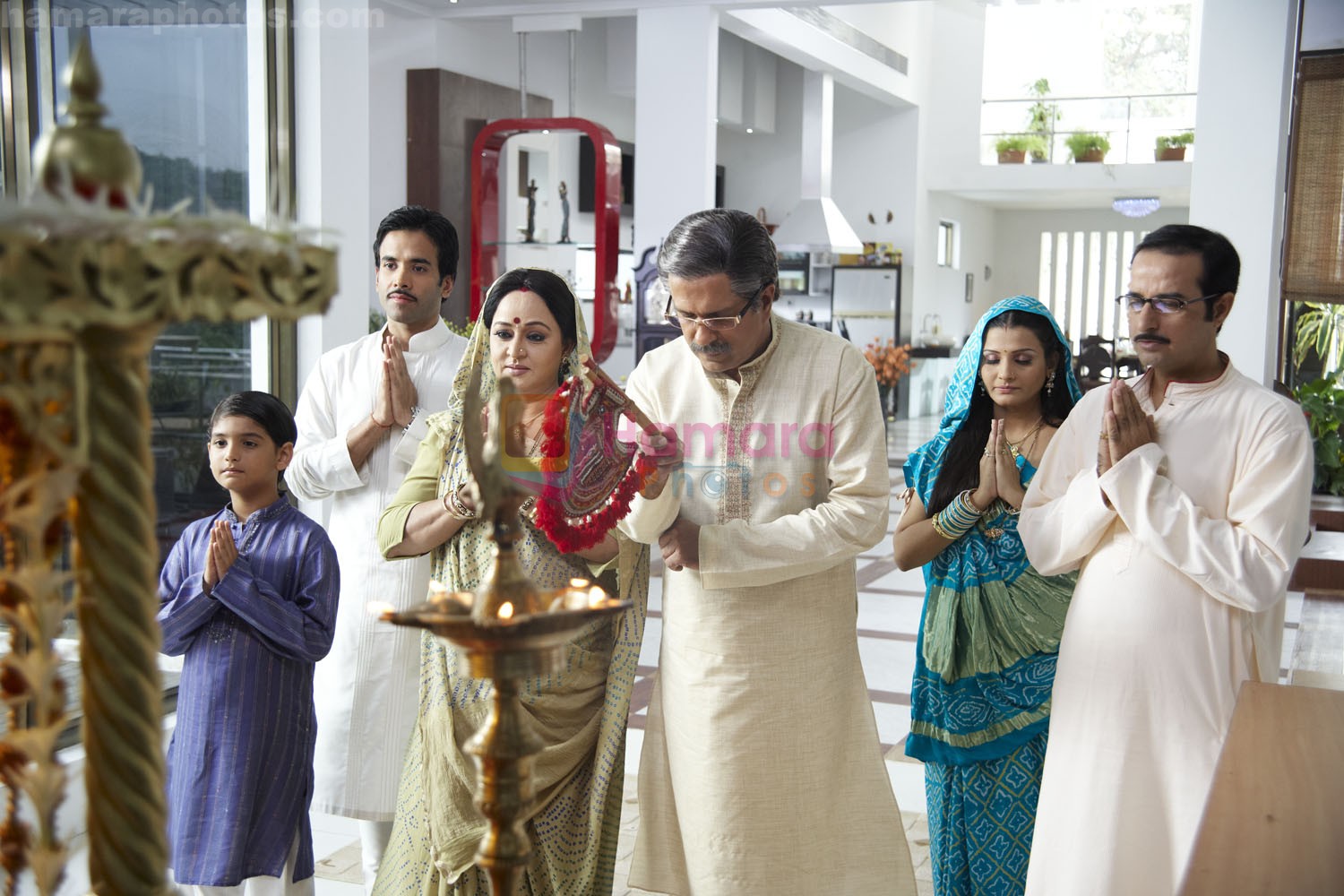 Tusshar Kapoor, Shoma Anand, Darshan Jariwala in stills of movie LIFE PARTNER 