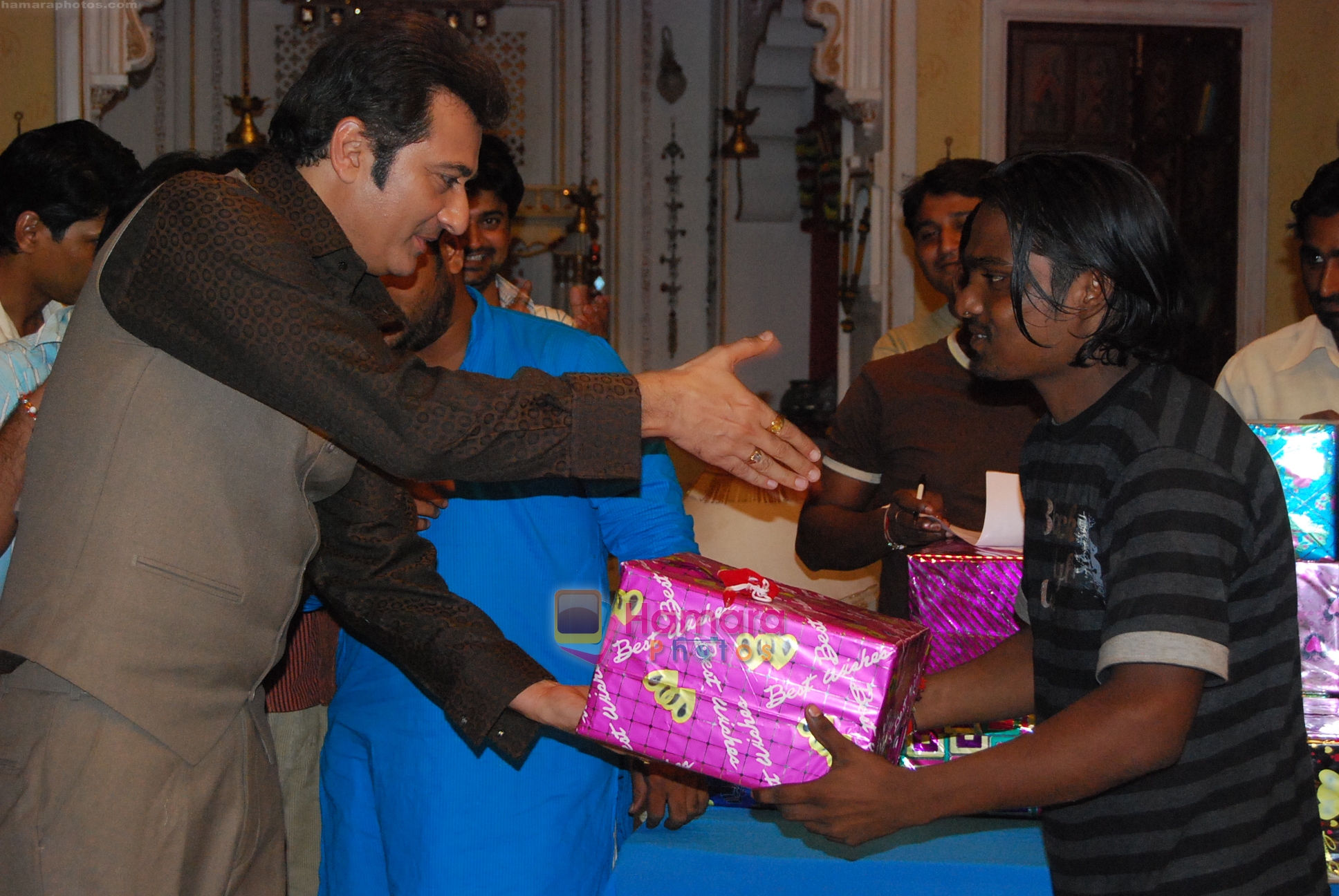 at Bidaai unit bonds on the set on completion of four hundred episodes on 14th Aug 2009 