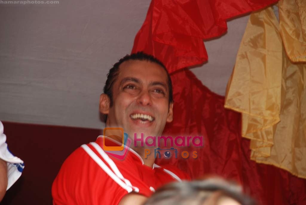 Salman Khan at Being Human soccer match in Bandra on 15th Aug 2009 