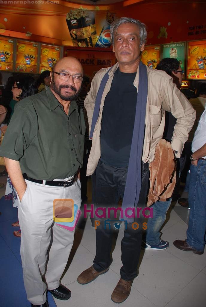 Sudhir Mishra at Sikandar premiere  in Fun on 20th Aug 2009 