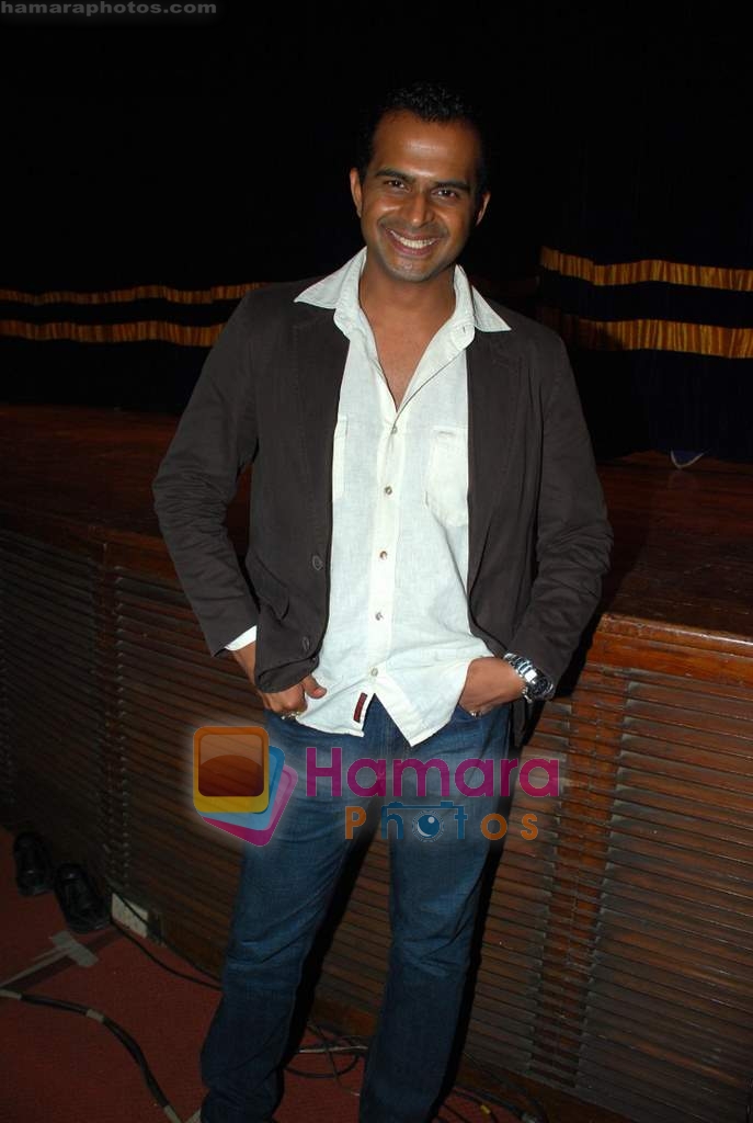 siddharth kannan at Melvin Louis show in St Andrews on 22nd Aug 2009