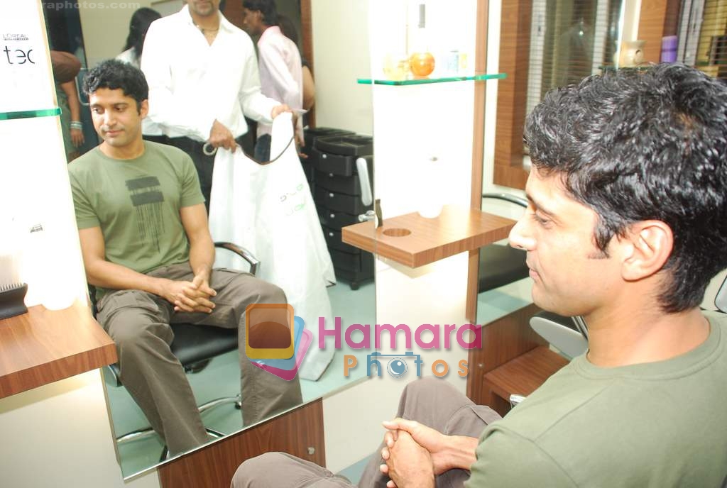 Farhan Akhtar at the Launch of ORO spa in  Chembur on 22nd Aug 2009 
