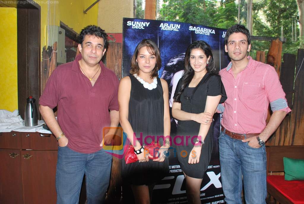 Udita Goswami, Deepak Tijori, Sagarika Ghatge, Vipul Gupta at the Photo Shoot of film Fox in Kaansa, Andheri on 25th Aug 2009 
