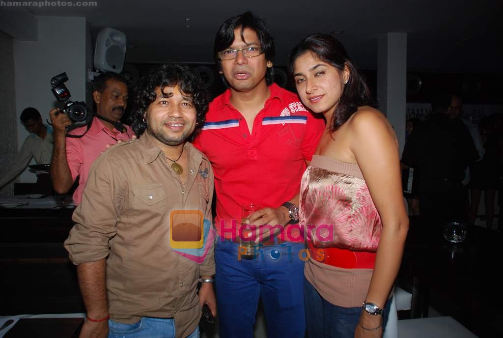 Kailash Kher, Shaan at Sonal Sehgal's bash in Puro, Bandra on 26th Aug 2009 