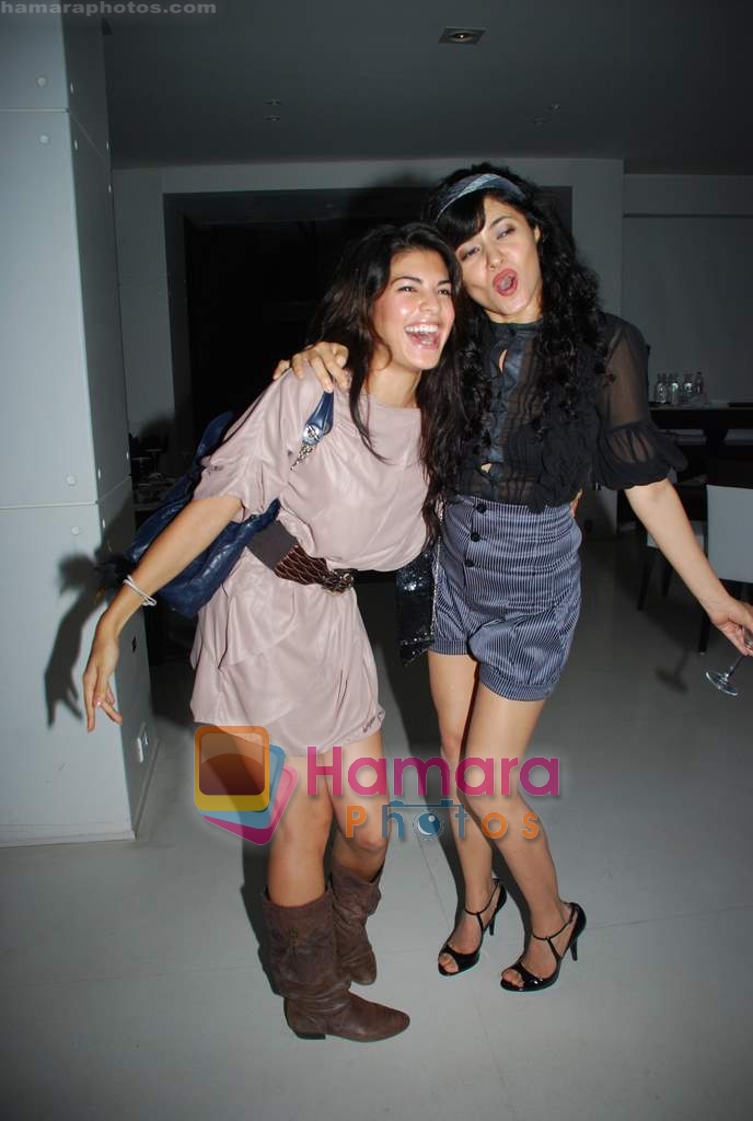 Sonal Sehgal, Jaqueline Fernandes at Sonal Sehgal's bash in Puro, Bandra on 26th Aug 2009 