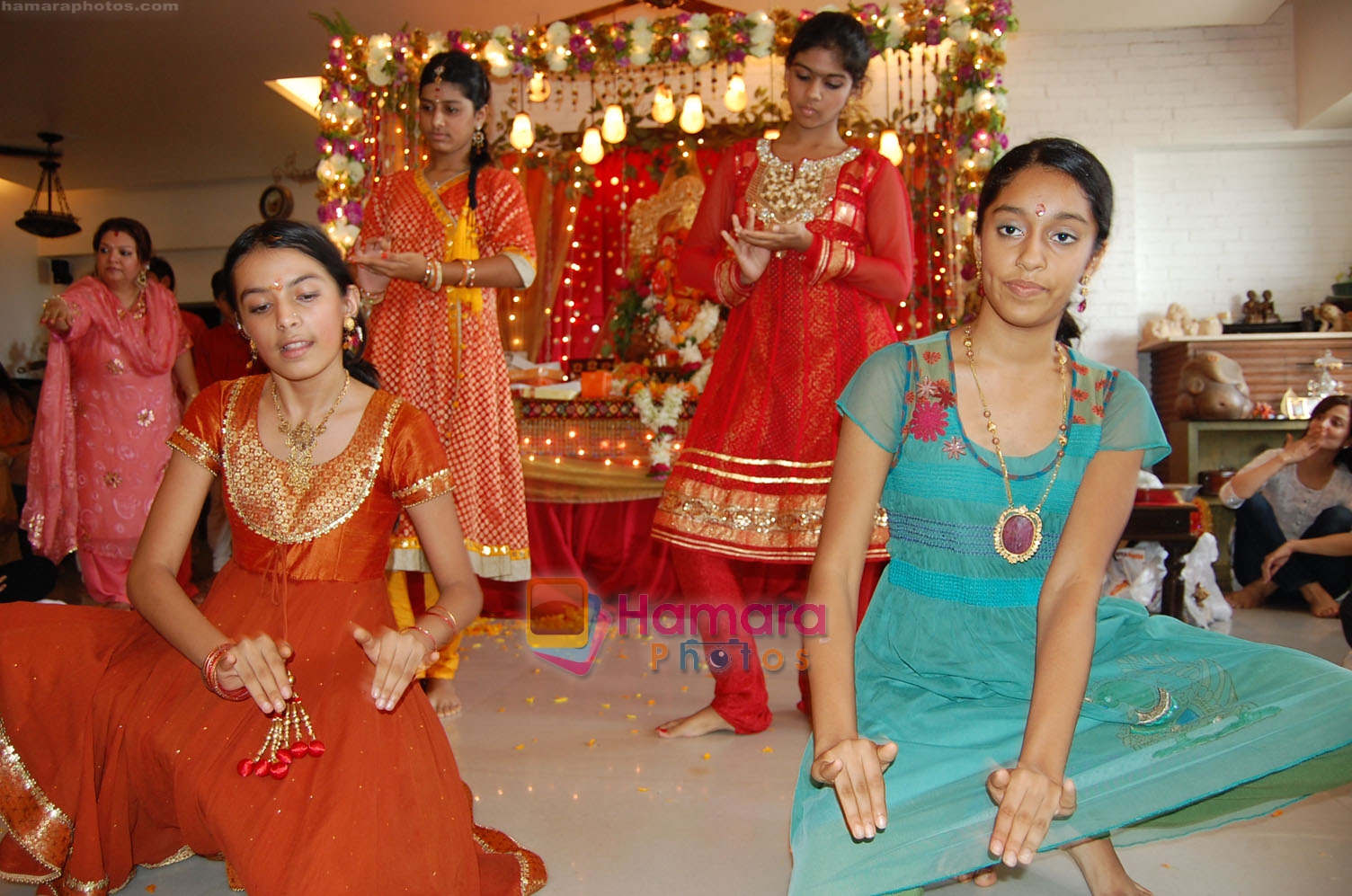 Kids performing at the Tony Singh's Ganesh Pooja on 23rd Aug 2009