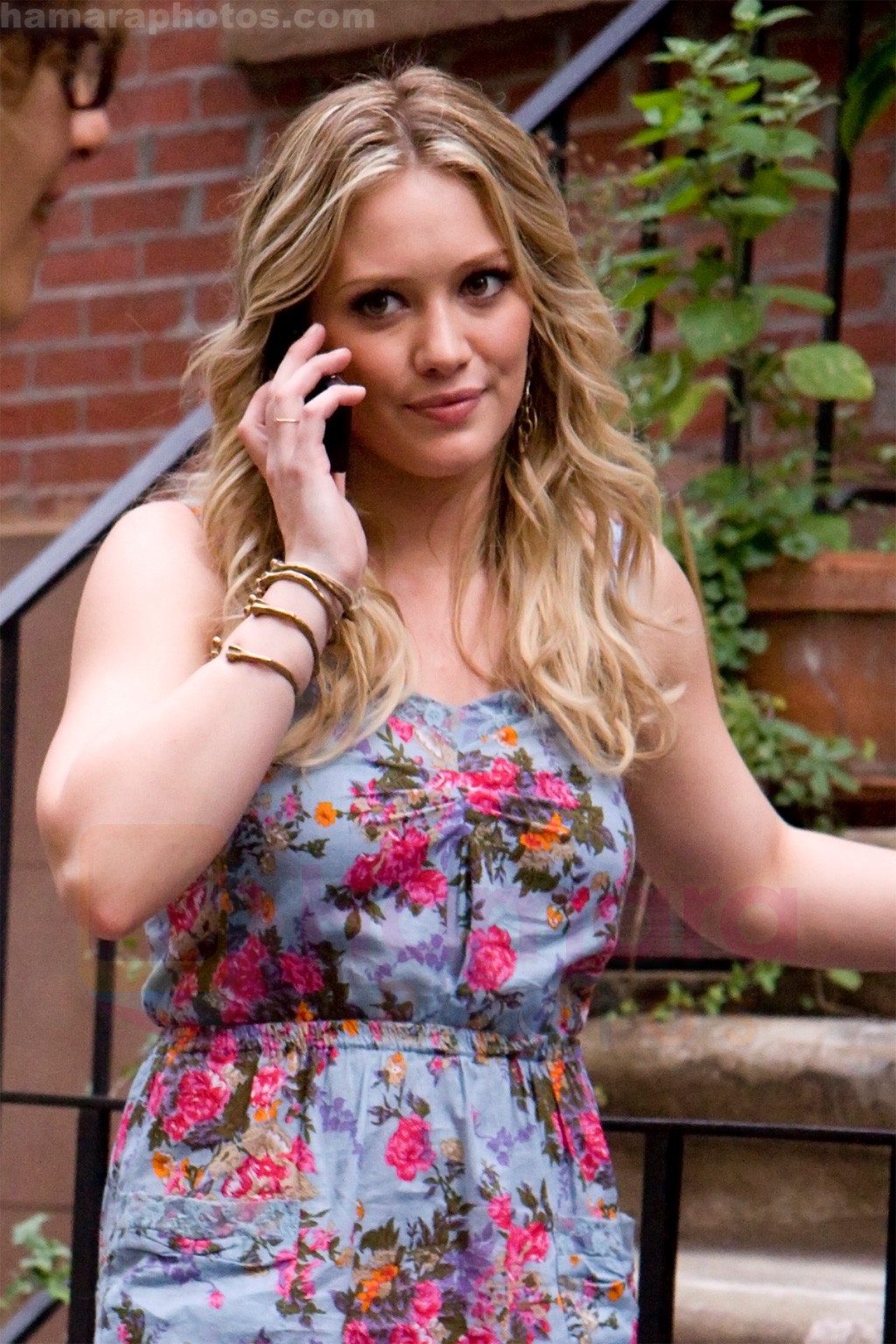 Hilary Duff On The Set Of GOSSIP GIRL in New York City on 26th August 2009 