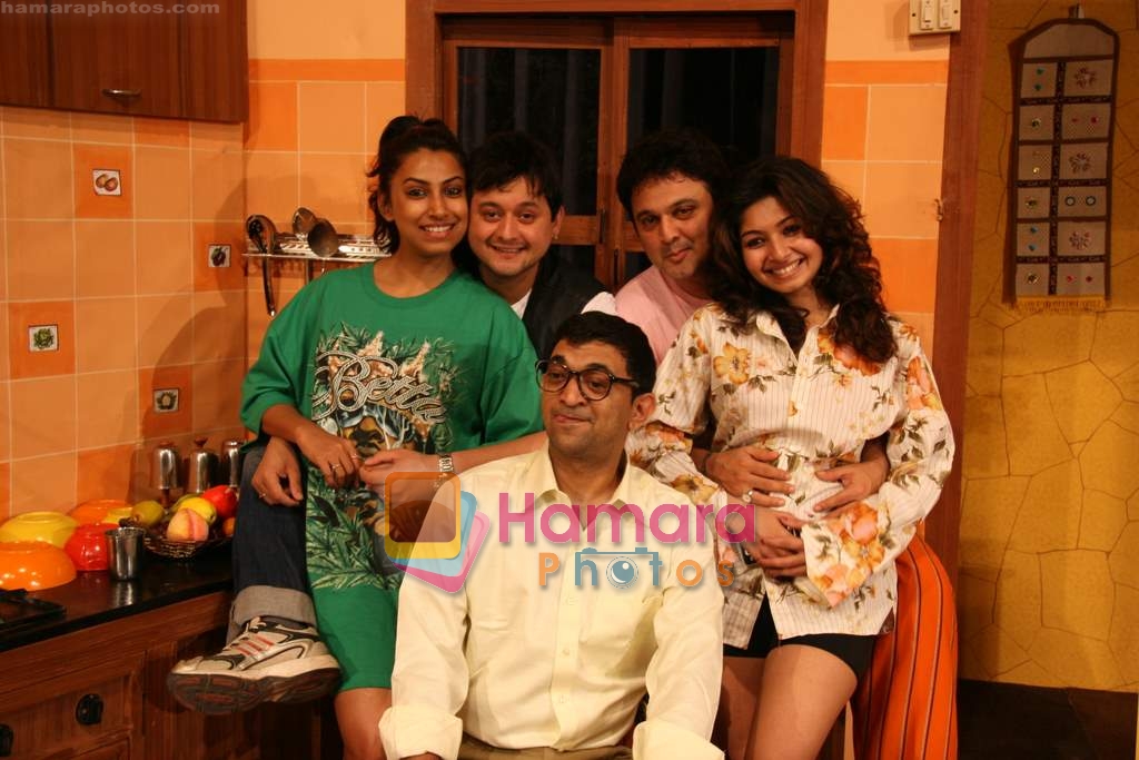 Swapnil Josi, Ali Asgar at Teri Bhi Chup Meri Bhi Chup play shoot in Bandra on 28th Aug 2009