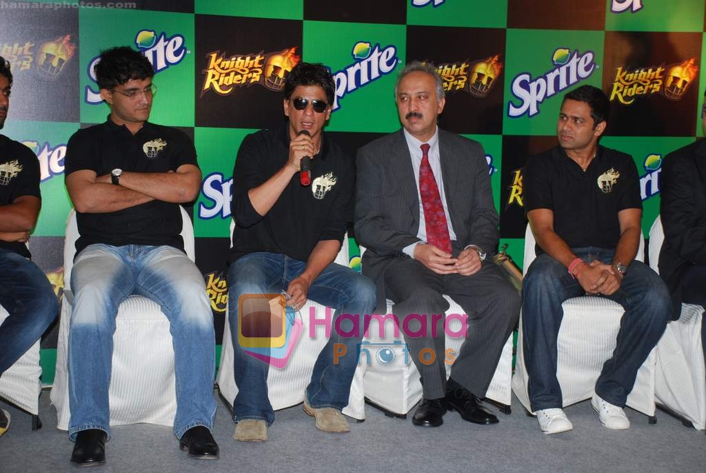 Shahrukh Khan, Sourav Ganguly at Kolkatta Knight Riders winners meet in Taj Land's End on 1st Sep 2009 