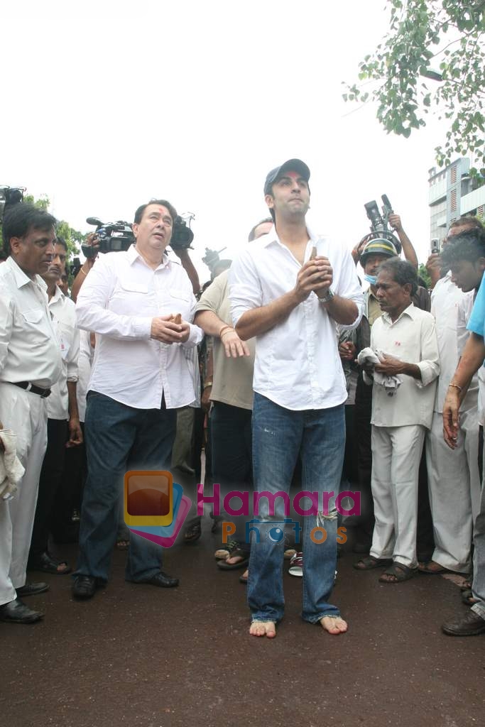Randhir Kapoor, Ranbir Kapoor at RK Ganpati Celebrations in RK Studios on 3rd Sep 2009 