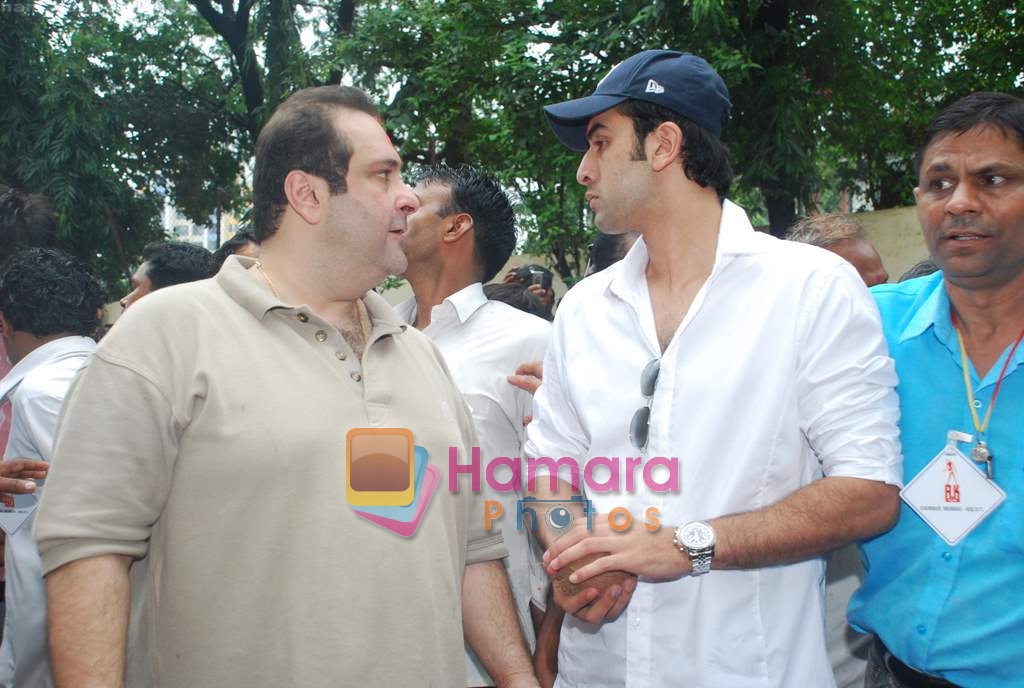 Rajiv Kapoor, Ranbir Kapoor at RK Ganpati Celebrations in RK Studios on 3rd Sep 2009 