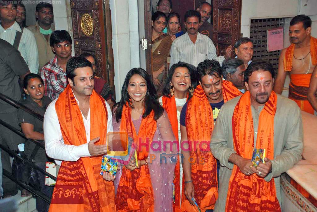 Ajay Devgan, Sanjay Dutt, Mugdha Godse, Bipasha Basu, Fardeen Khan at the Audio Release of All The Best in Siddhivinayak Temple on 6th Sep 2009 