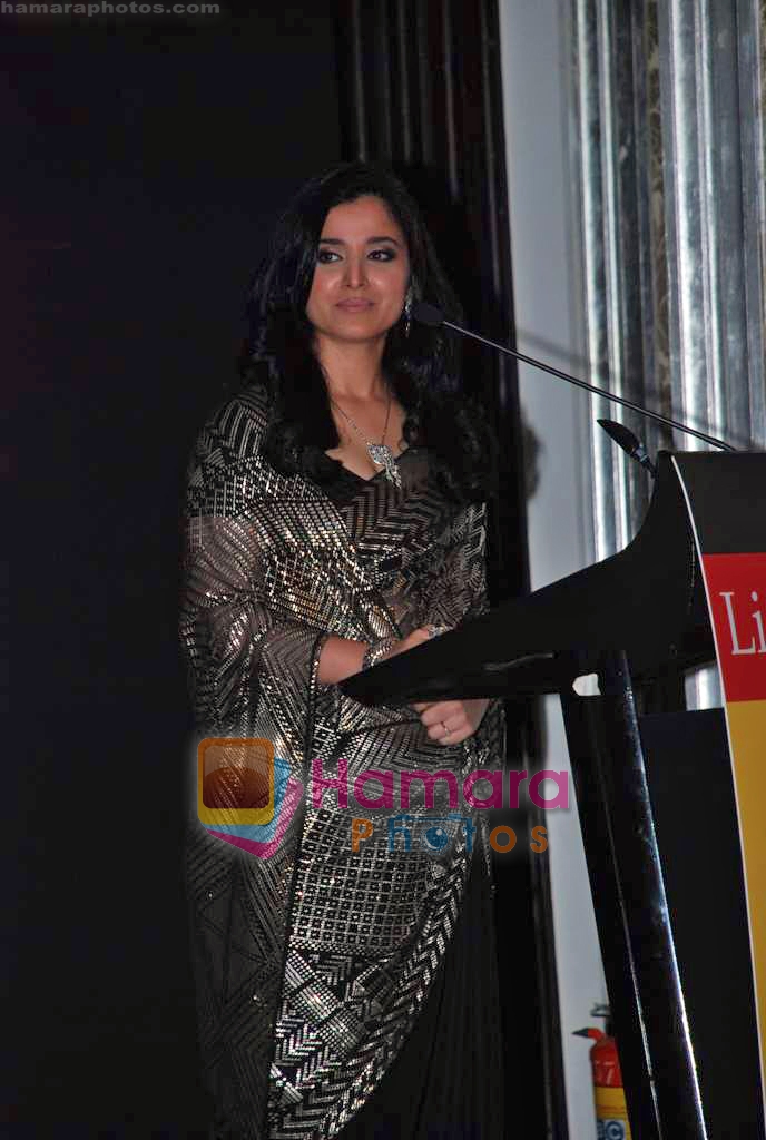 Simone Singh at Gayatri Ruia's NGO event Light of Life in Taj Hotel on 7th Sep 2009 