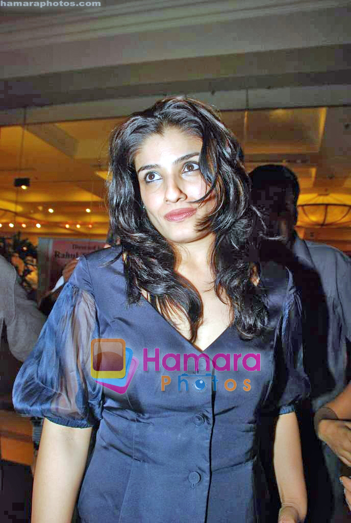Raveena Tandon at Bharat N Dorris Awards in J W Marriott on 8th Sep 2009 