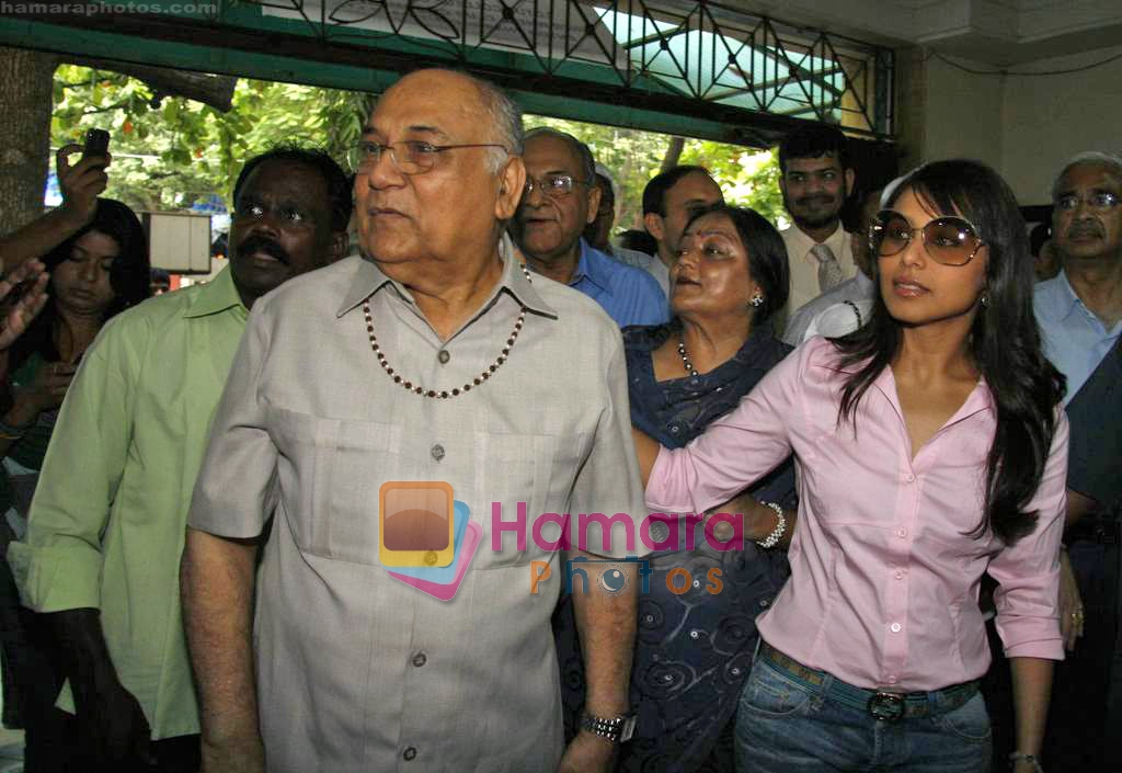 Rani Mukherjee at a press conference to spread awareness about eye donation in Lotus on 11th Sep 2009 