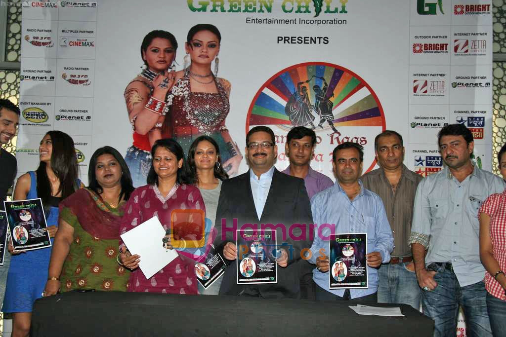 Pinky, Preeti at Preeti-Pinky Dandiya event in Cinemax on 14th Sep 2009  