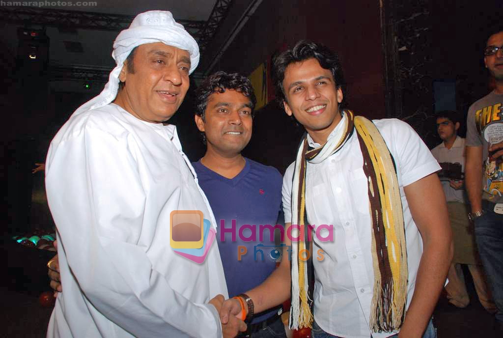 Ranjeet, Naveen Prabhakar, Abhijeet Sawant at Mishti Mukherjee's birthday bash in Enigma on 15th Sep 2009~0