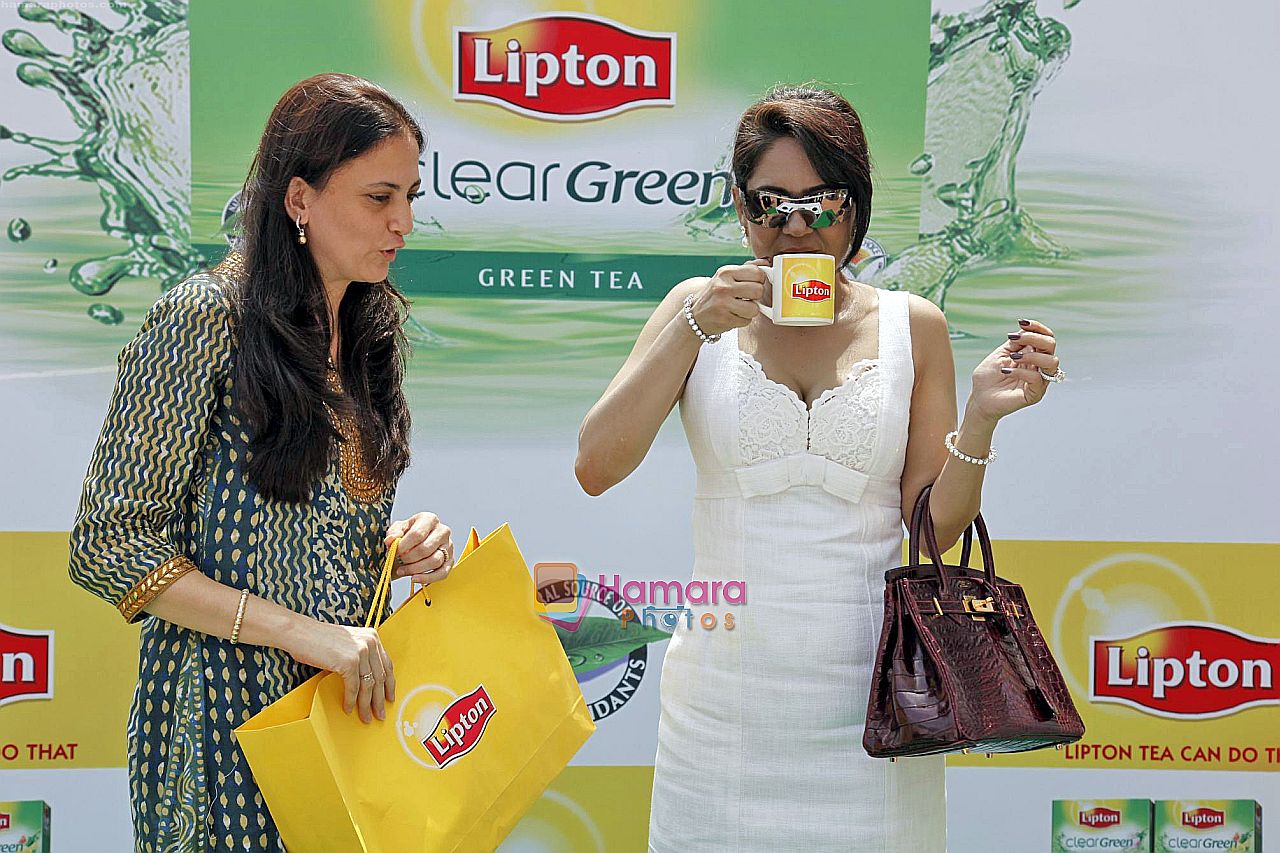 Shibani Bhojwani at the launch of Lipton Clear Green in Mumbai on 15th Sep 2009