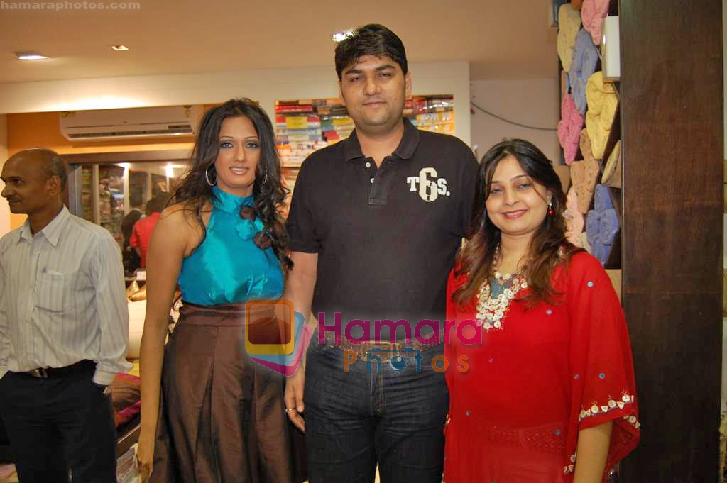 Brinda Parekh at the launch of Brinda Parekh's furnishing store A to Z in Irla on 19th Sep 2009 