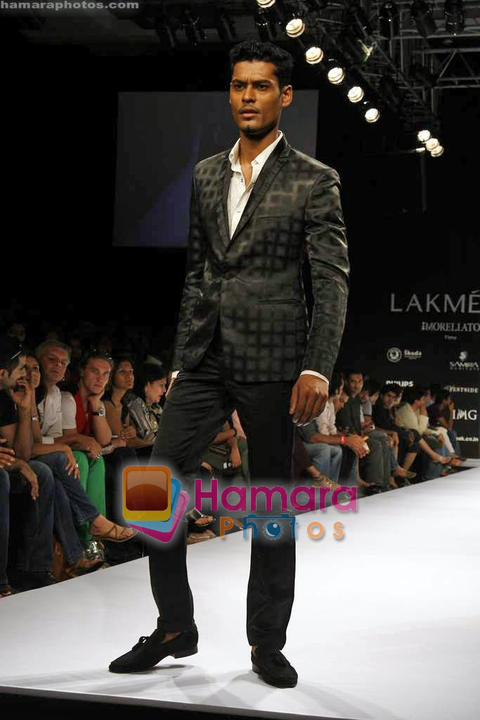 Model walk the ramp for Troy Costa's Show on LIFW Day 3 on 20th Sep 2009 