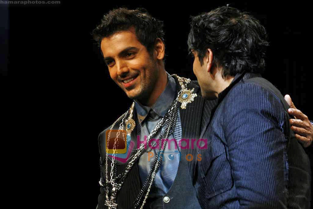 John Abraham walk the ramp for Rocky S's Show on LIFW Day 3 on 20th Sep 2009 