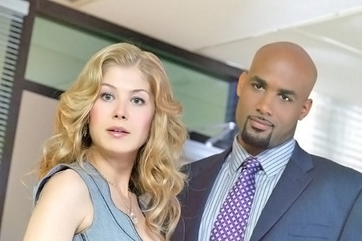 Boris Kodjoe, Rosamund Pike in still from the movie SURROGATES