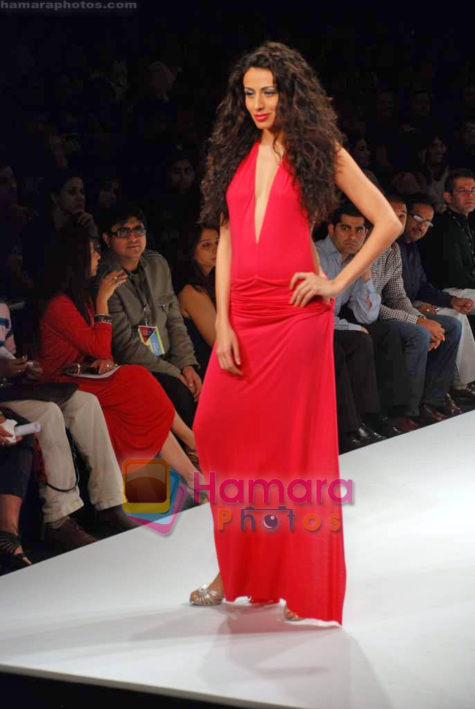 Pia Trivedi walk the ramp for Wendell Roderick's Show on LIFW Day 5 on 22nd Sep 2009 