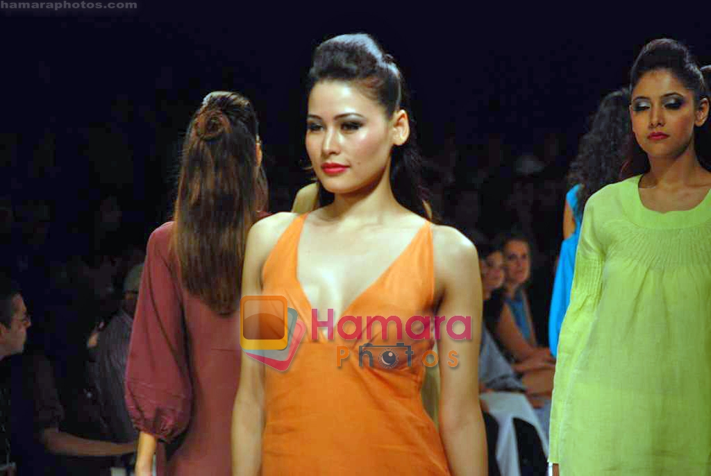 Model walk the ramp for Wendell Roderick's Show on LIFW Day 5 on 22nd Sep 2009 