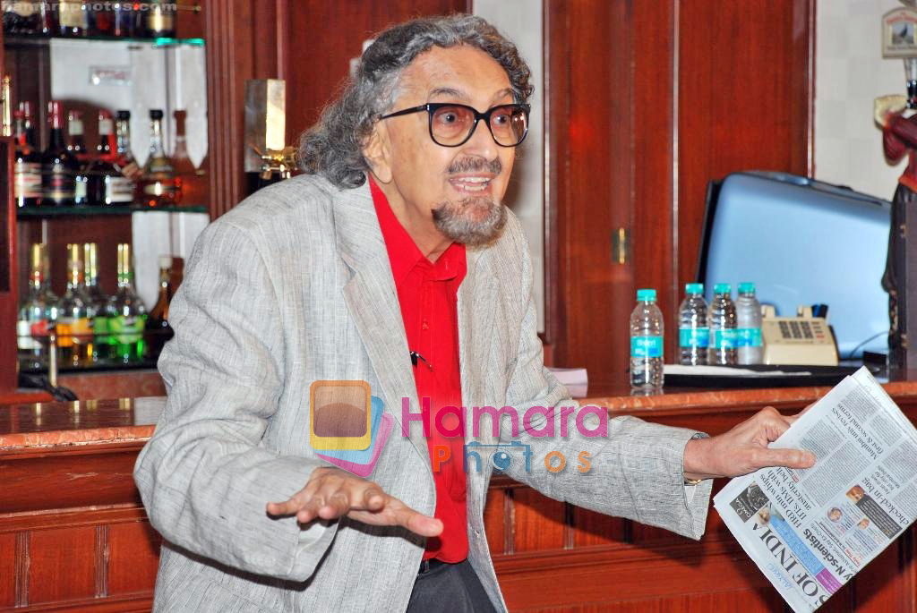 Alyque Padamsee Performs stand up comedy at Umesh Pherwani play in The Club, Andheri on 23rd Sep 2009
