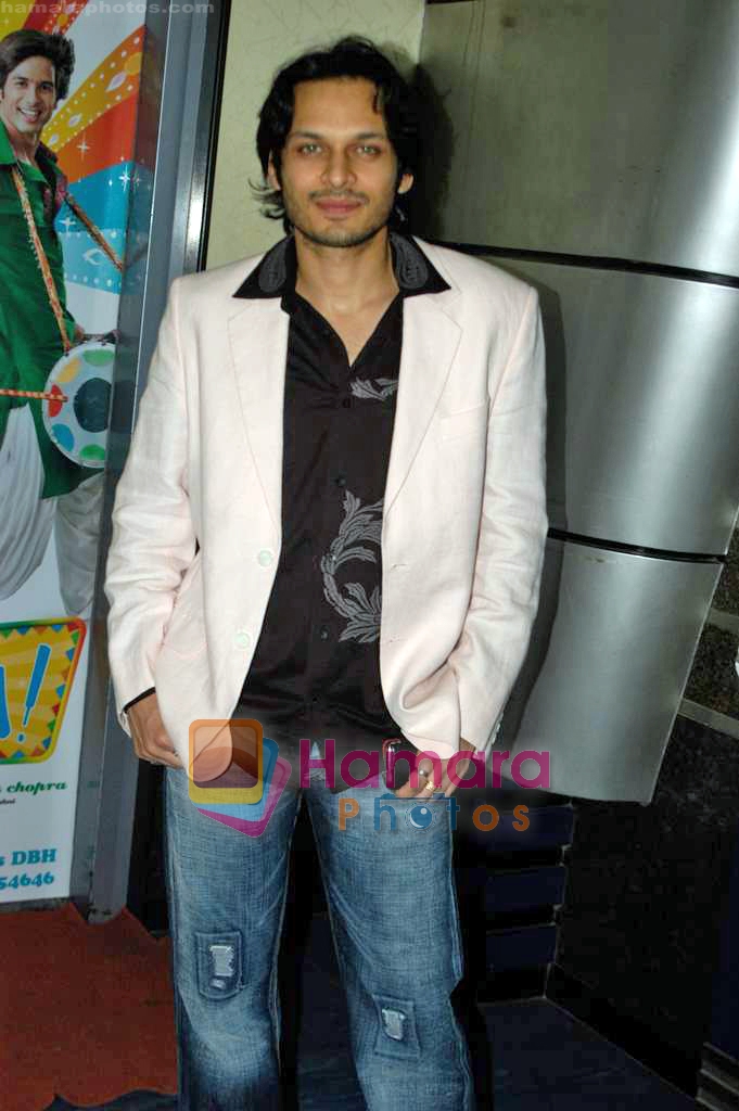 Akshay Kapoor at Fast Forward film premiere  in Fame on 23rd Sep 2009 