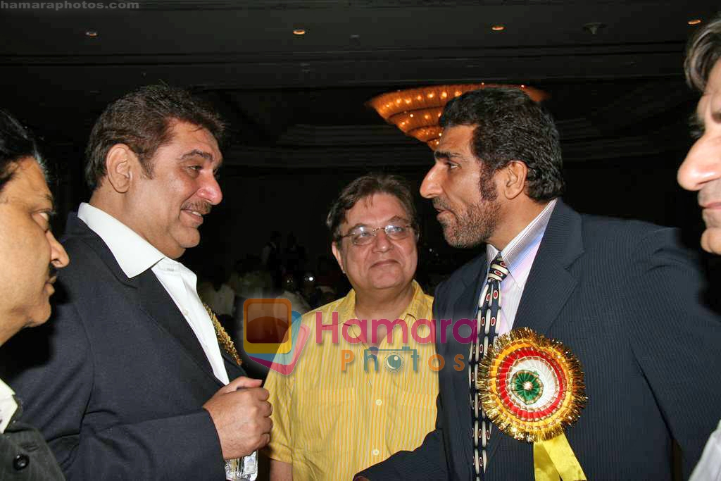 Raza Murad, Mukesh Rishi at Achiever Awards in Leela Hotel on 24th Sep 2009 