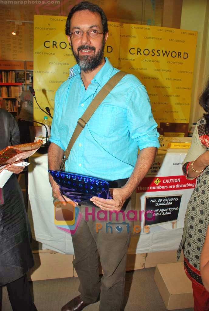 Rajat Kapoor at book launch on child adoption in Crosswords on 24th Sep 2009 