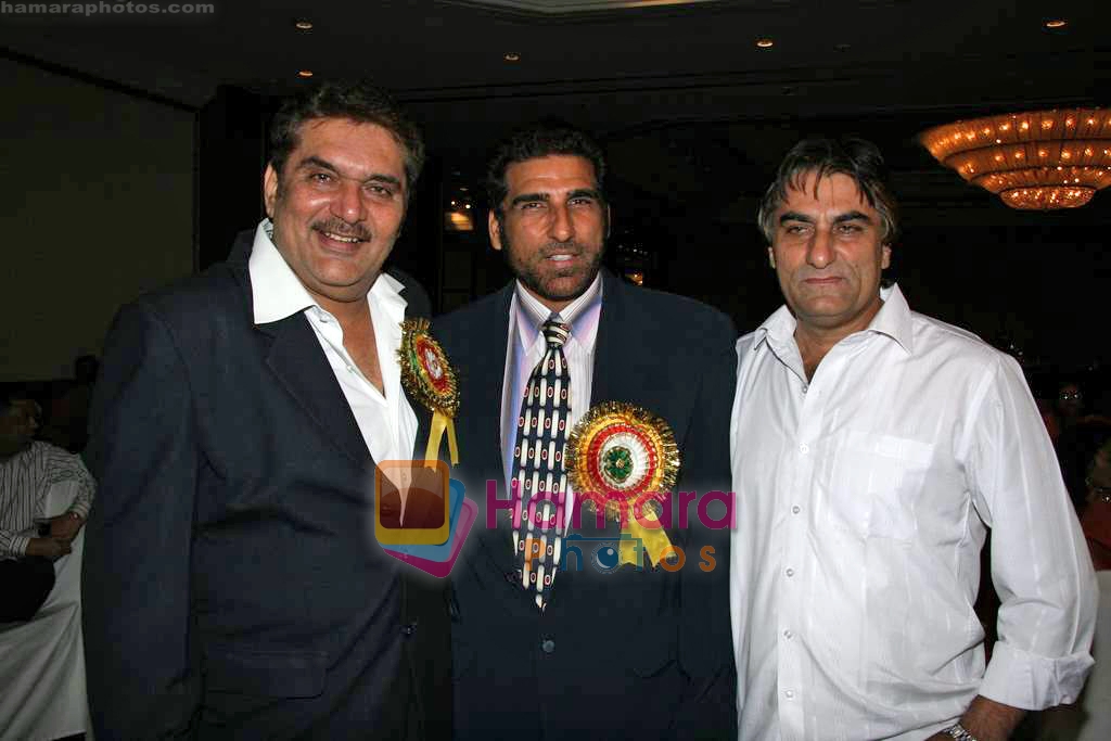 Raza Murad, Mukesh Rishi at Achiever Awards in Leela Hotel on 24th Sep 2009 