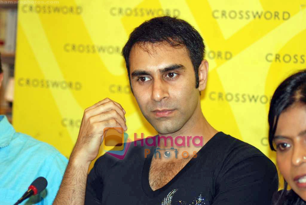 Sandip Soparkar at book launch on child adoption in Crosswords on 24th Sep 2009 