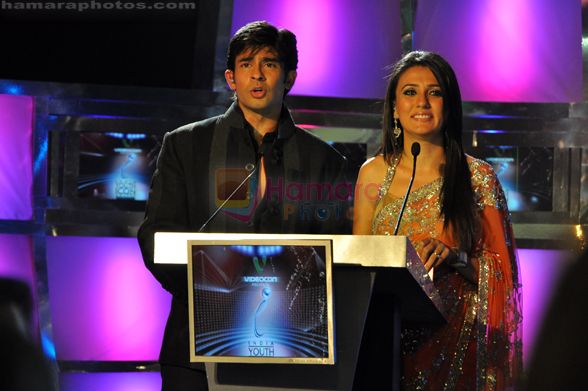Hussain and Mini Mathur at A Grand Evening to Commemorate Videocon India Youth Icon Awards on September 25th 2009