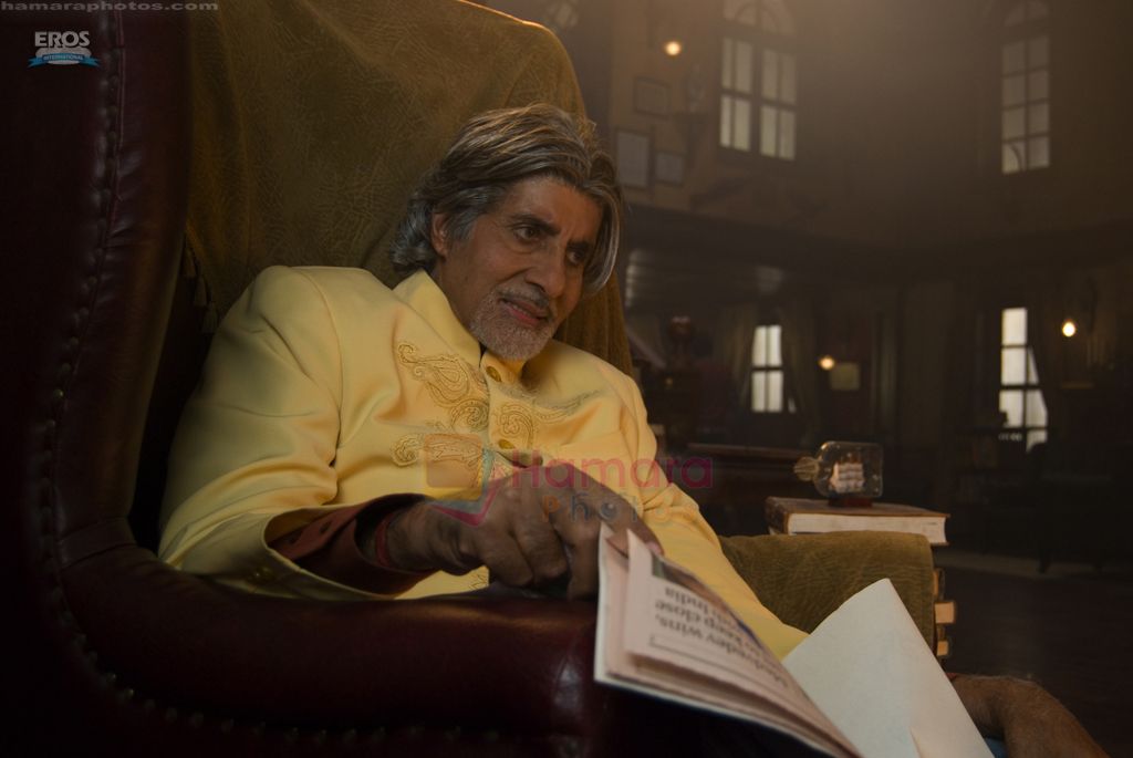 Amitabh Bachchan in the movie Aladin 