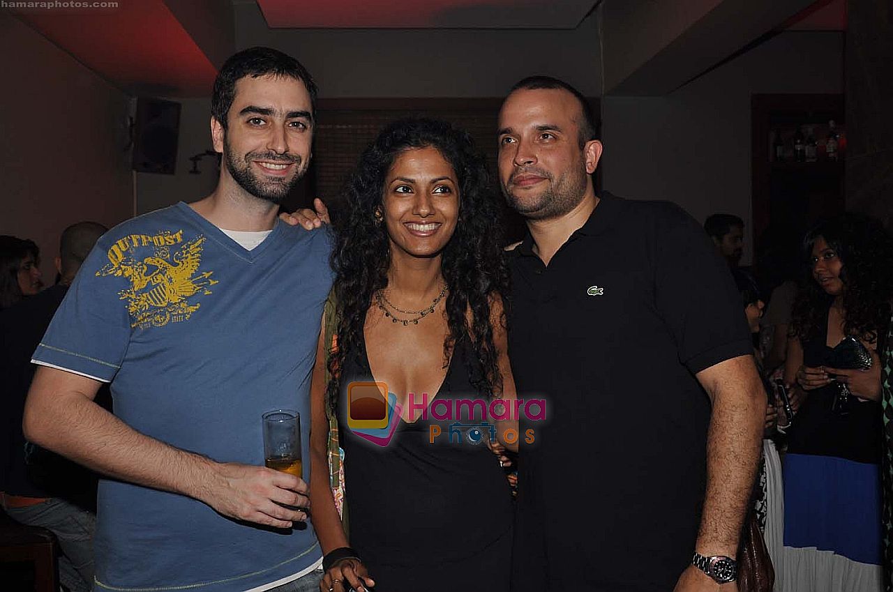 Emiliano,Sheetal Malhar & Matan Schabracq at Zenzi Bandra's 5th Anniversary party in Mumbai on 27th Sep 2009