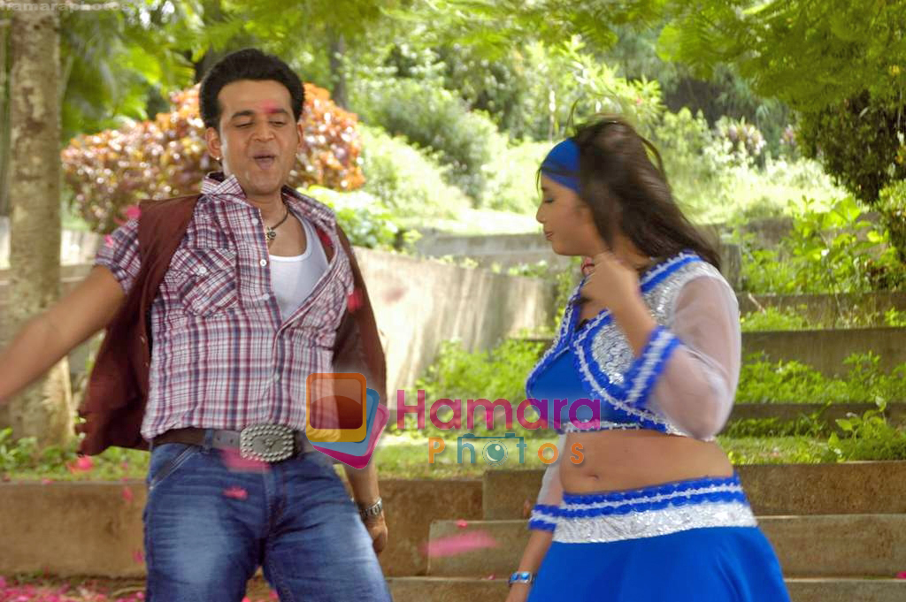 Ravi kishan on location for his new film in Kamalistan on 26th Sep 2009 