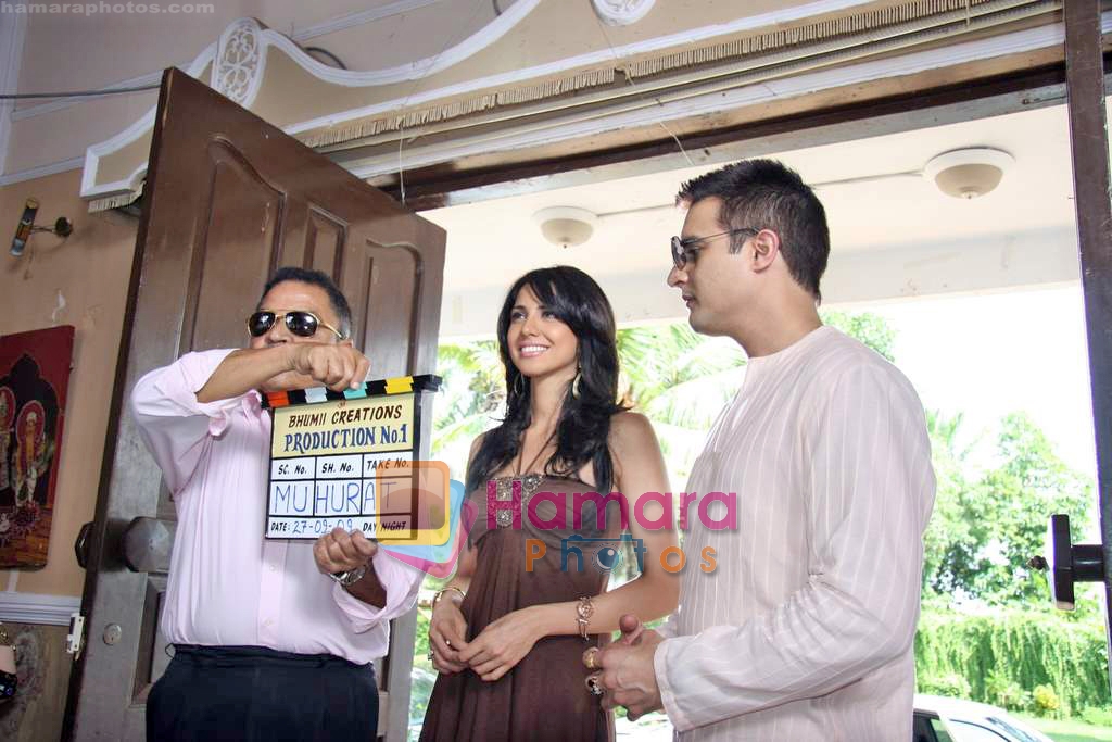 Nikita Anand and Jimmy Shergill at mahurat of Bhumi creations in Marve on 26th Sep 2009 