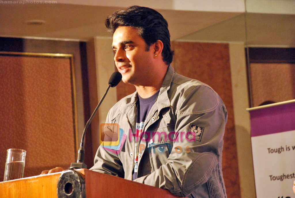 Madhavan launches Spark Mobile in Marine Plaza on 30th Sep 2009 