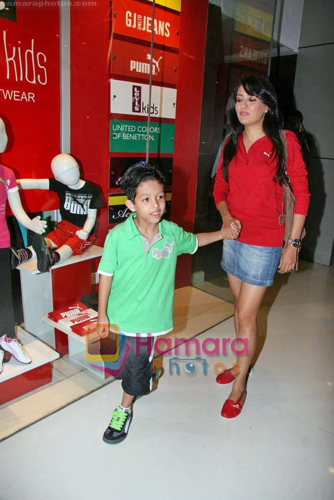 Mini Mathur at Puma Gini and Jony Kids wear launch in Oberoi Mall on 30th Sep 2009 
