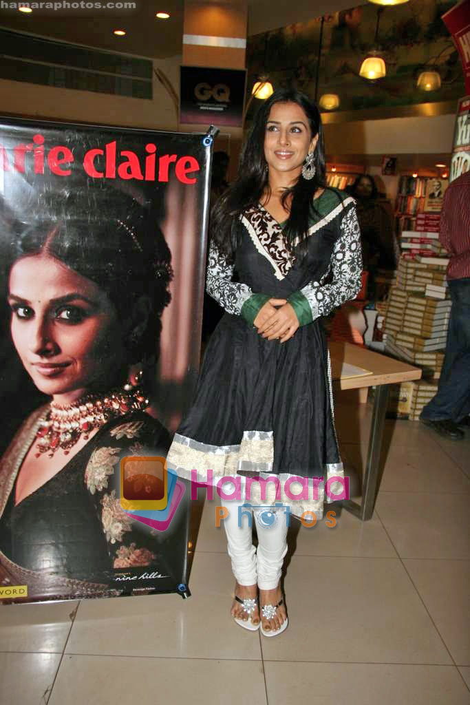 Vidya Balan launches latest issue of Marie Claire in Crossword, Kemps Corner on 1st Oct 2009 